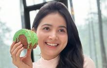 Potret Cantik Menawan Bulan Sutena, Make Up Tipis Tapi Selalu Tampil Memukau