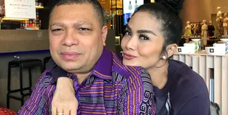 Sebagai pasangan suami istri, Krisdayanti dan Raul Lemos memang pastinya menjaga keharmonisan rumah tangganya. Banyak cara yang dilakukan, dan terpenting adalah menjaga komunikasi. (Instagram/krisdayantilemos)