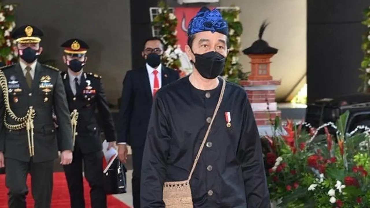 7 Potret Presiden Jokowi Pakai Baju Adat Suku Baduy di Sidang Tahunan MPR RI