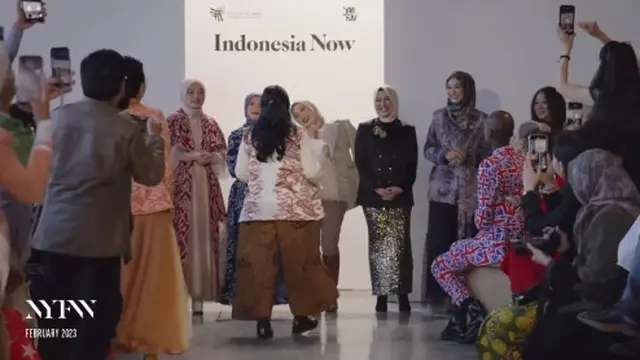 Gaya Puan Maharani Berbalut Batik Saat di New York