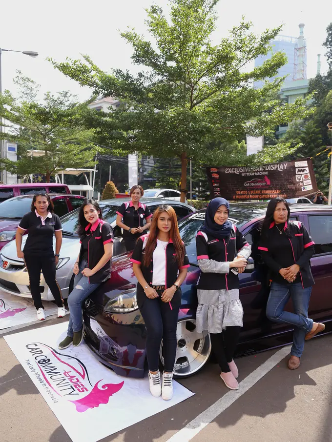 [Fimela] Ladies Car Community, Komunitas Para Perempuan yang Hobi Modifikasi Mobil