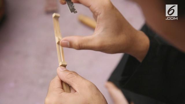 Masyarakat Jawa Barat punya Karinding, alat musik tradisional yang bisa bikin 'Mellow.' 