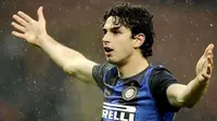 Mourinho Berniat Datangkan Bek Inter
