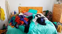Kebiasaan Membiarkan Pakaian Menumpuk di Kamar, Apa Penyebabnya Menurut Psikologi?