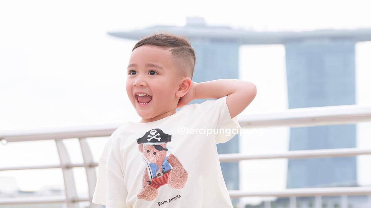 5 Potret Terbaru Rayyanza dengan Gaya Anak Skena, Senggol Dong!