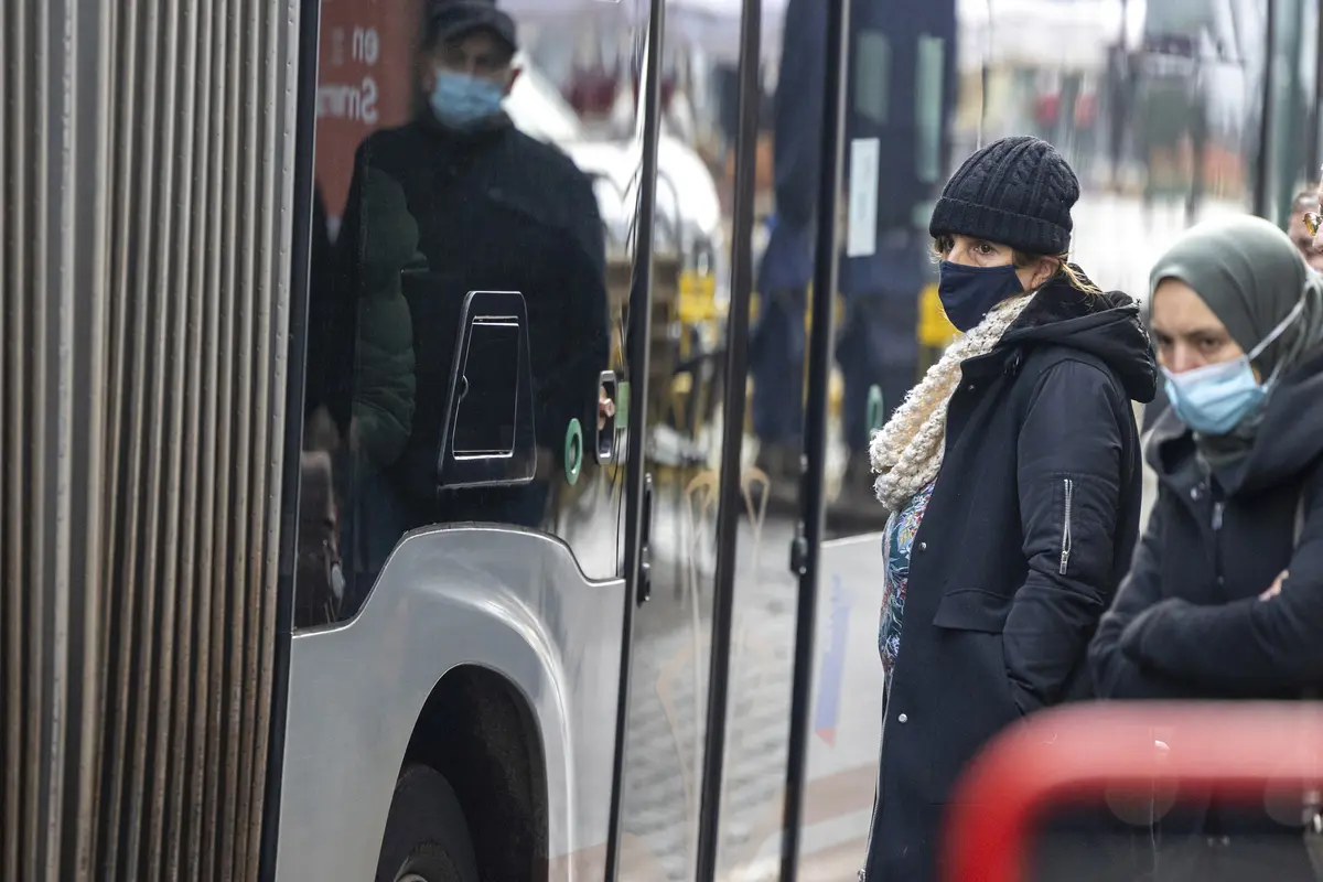 Belgia Kembali Wajibkan Warga Pakai Masker dan Bekerja dari Rumah