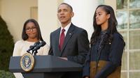 Obama, dua putri kesayangannya, Malia dan Sasha (Foto: NYMag)