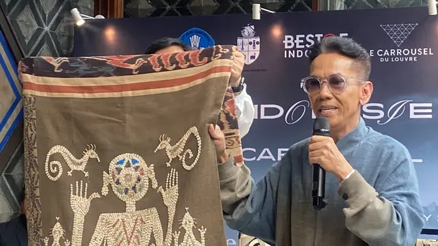 Edward Hutabarat  akan menghadirkan keagungan keragaman wastra Indonesia di Carrousel du Louvre Paris