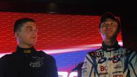 Drifter Australia, Jake Jones, dan Drifter Jepang, Masashi Yokoi, tak sabar untuk mengikuti ajang Intersport World Stage 2017. (Bola.com/Zulfirdaus Harahap)