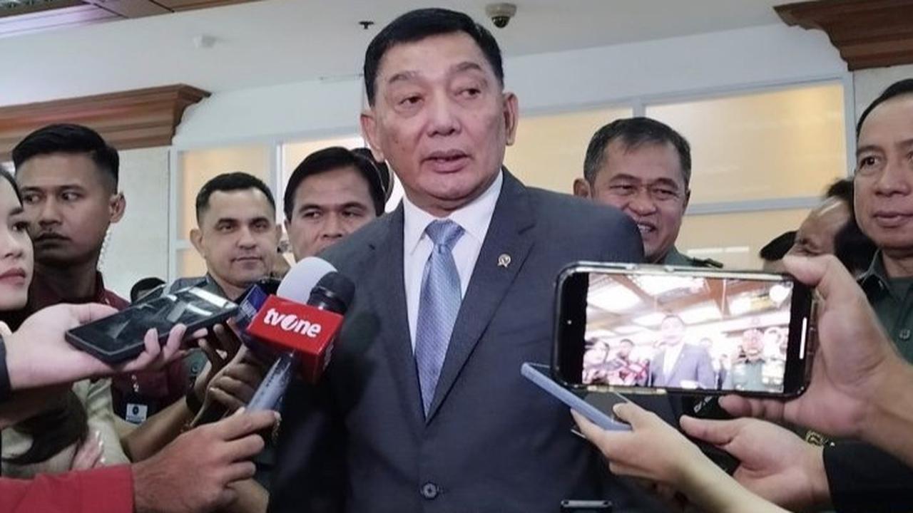 Menhan Sjafrie Minta Mayjen Ahmad Rizal Pensiun dari TNI Sebelum Jabat Dirut Bulog
