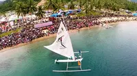 Festival Pesona Teluk Tomini diikuti oleh sekitar 100 peserta karnaval termasuk peserta dari luar negeri. 