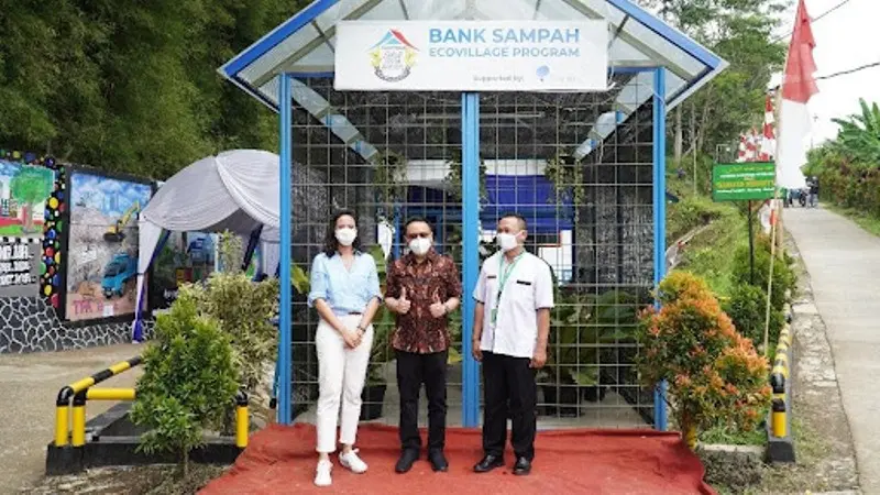 Otsuka Dirikan Bank Sampah di Sukabumi