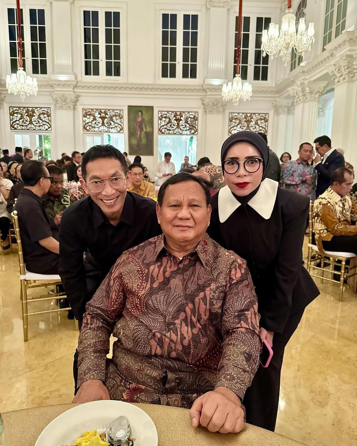 Potret Momen Ulang Tahun Titiek Soeharto Dihadiri Prabowo Subianto, Sederet Artis Top Ikut Hadir Meriahkan Suasana