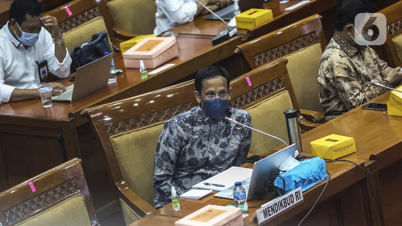 FOTO: Mendikbud - DPR Evaluasi Belajar dari Rumah hingga Kesiapan Rekrutmen Guru Honorer