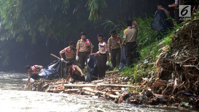 Gotong Royong Bebersih Ciliwung