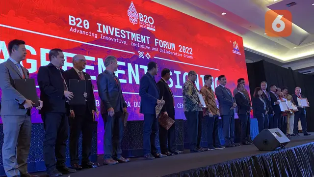 Acara pembukaan Indonesia Net Zero Summit 2022 yang digagas oleh Kadin Indonesia dalam rangkaian acara B20 Summit di Bali Nusa Dua Convention Center, Nusa Dua, Bali pada Jumat (11/11/2022). (Liputan6/Benedikta Miranti)