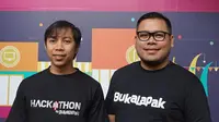 Kiri-kanan: Hasanul Hakim, Mobile Apps Developer Lead Bukalapak dan Ibrahim Arief, VP Engineering Bukalapak saat ditemui di kantor Bukalapak, Kemang, Jakarta Selatan. (Liputan6.com/Agustin Setyo Wardani)