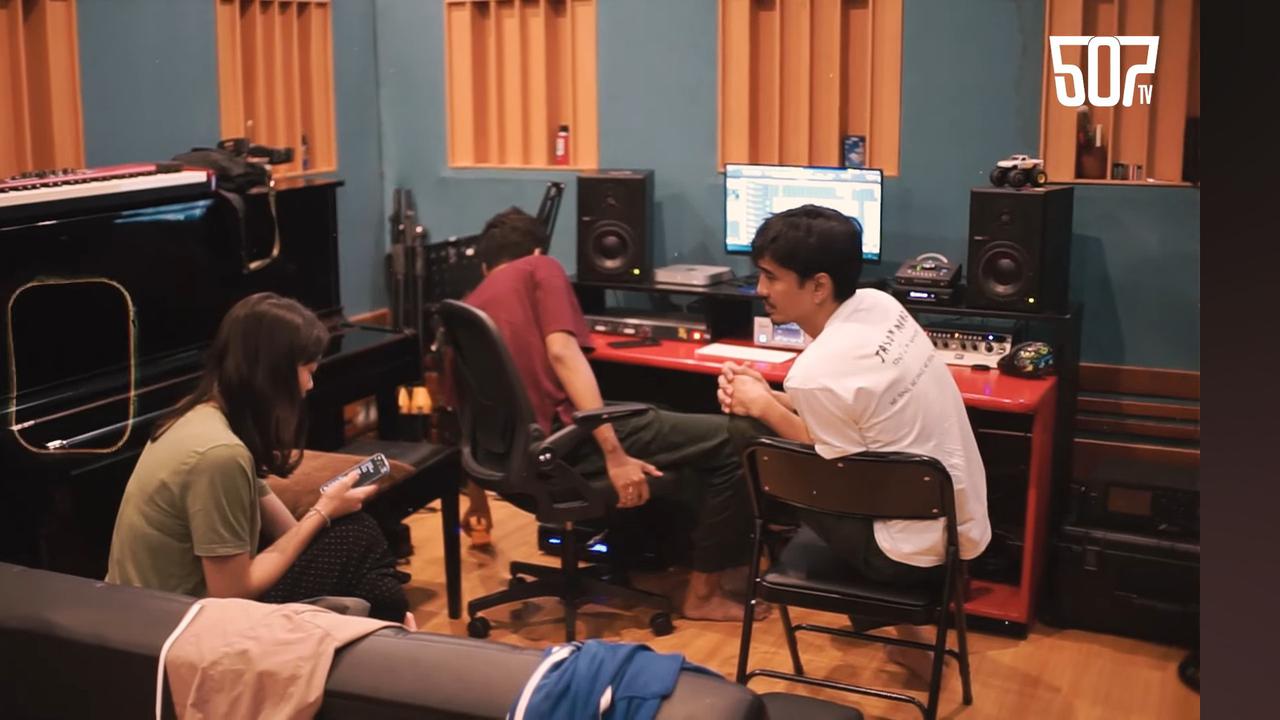 Sabarnya Pak Duta Sheila On 7 Ajarkan Vokal Bikin Aishameglio Grogi Minta Maaf saat Rekaman Lagu 'Memori Baik