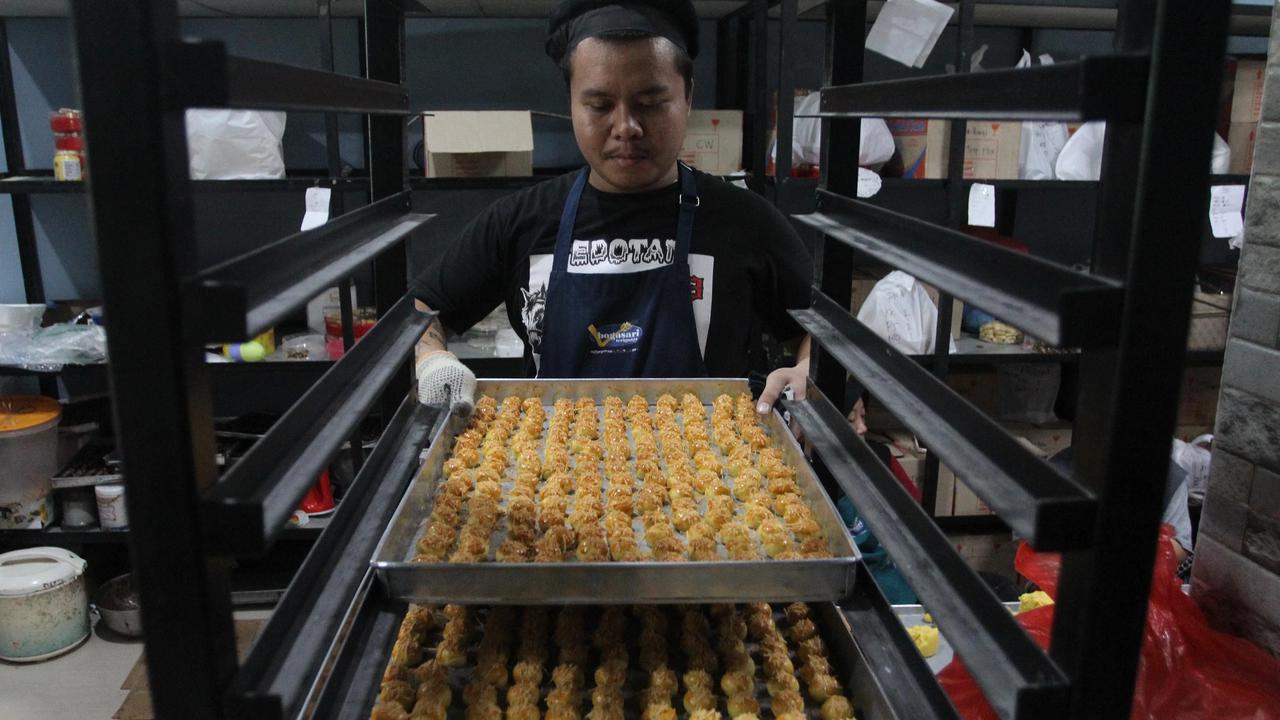 FOTO: Produksi Kue Lebaran Kampung Nastar Meningkat Jelang Lebaran
