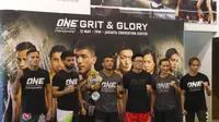 Sebanyak enam petarung MMA bakal memeriahkan One Championship: Grit and Glory yang akan digelar di Jakarta Convention Center (JCC) pada 12 Mei 2018. (Bola.com/Zukfirdaus Harahap)