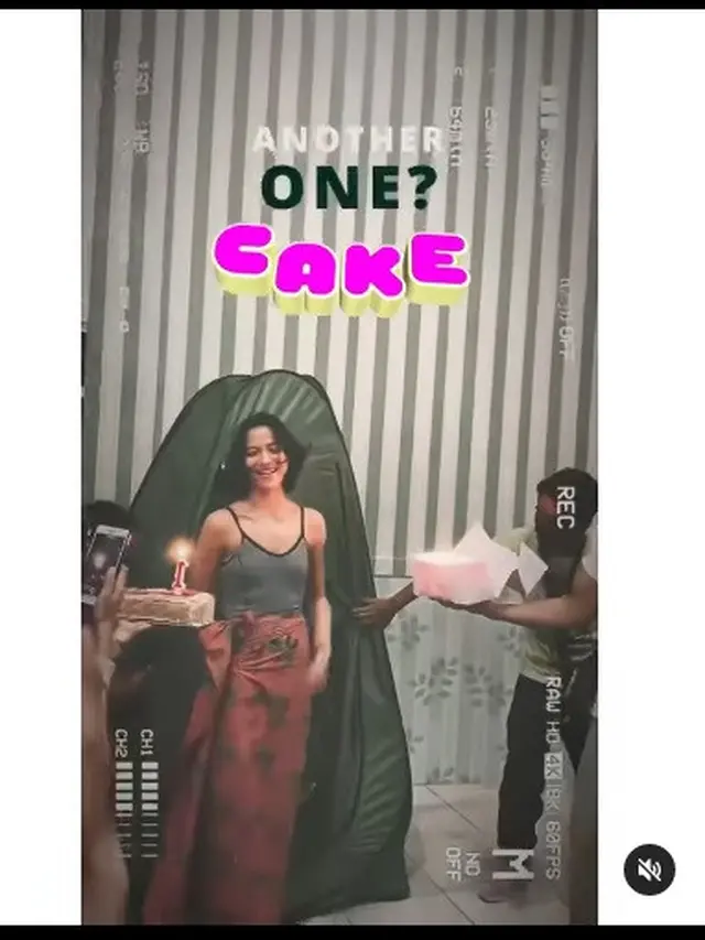 Arya Saloka bawakan kue ulang tahun untuk Putri Marino di lokasi syuting (Foto: Instagram @aladin.words)