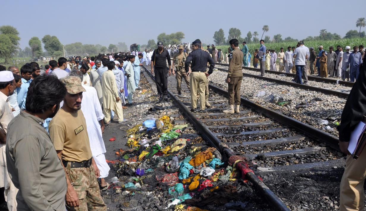 Foto 70 Orang Tewas Dalam Kebakaran Kereta Di Pakistan Global