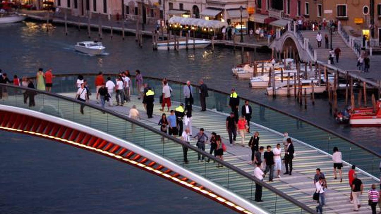 Jalan-jalan ke kota romantis Venesia