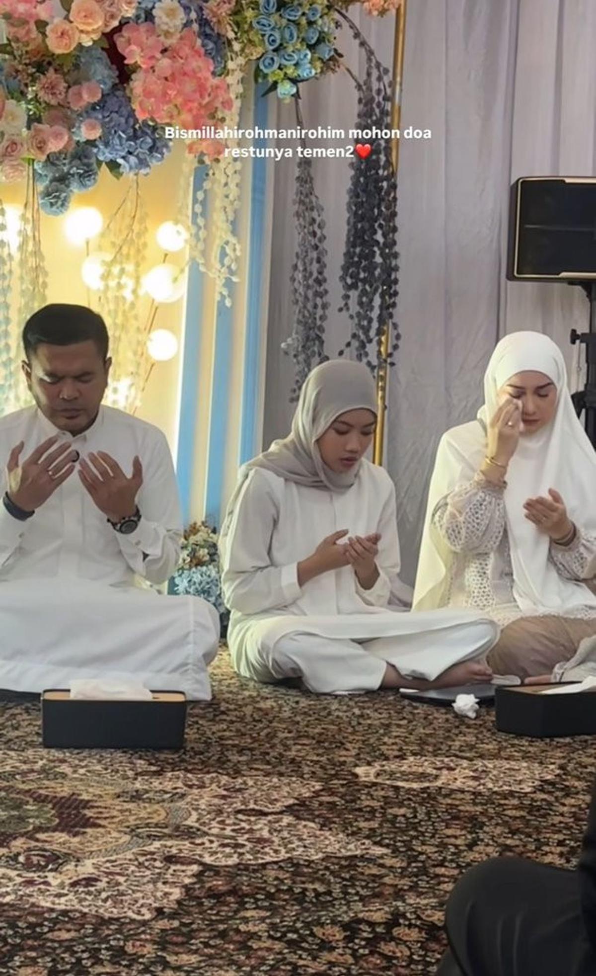 Berangkat Haji, Potret Irish Bella Sudah Berada di Tanah Suci - Didoakan Lancar dan Mabrur