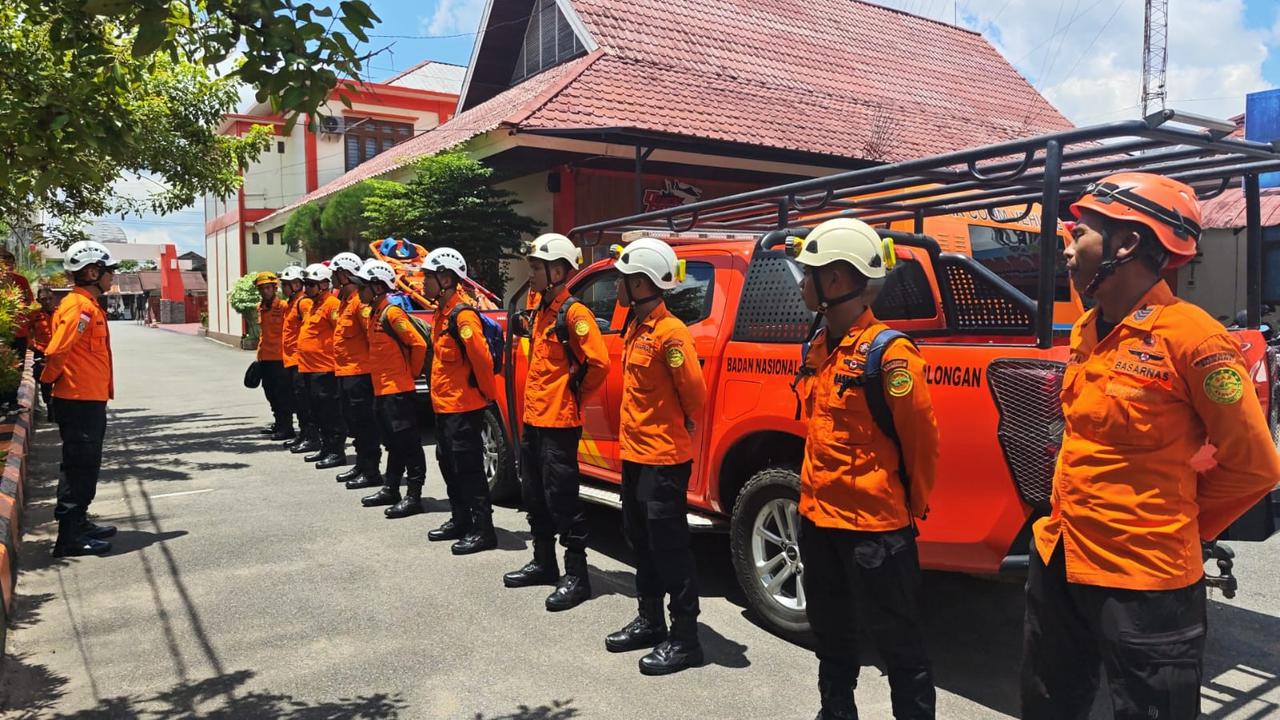 Helikopter Jatuh di Kalbar 6 Orang Hilang