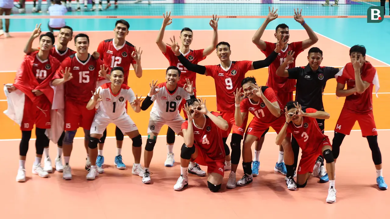 Foto: Kegembiraan Timnas Bola Voli Putra Indonesia saat Catatkan Hattrick Emas SEA Games di Kamboja