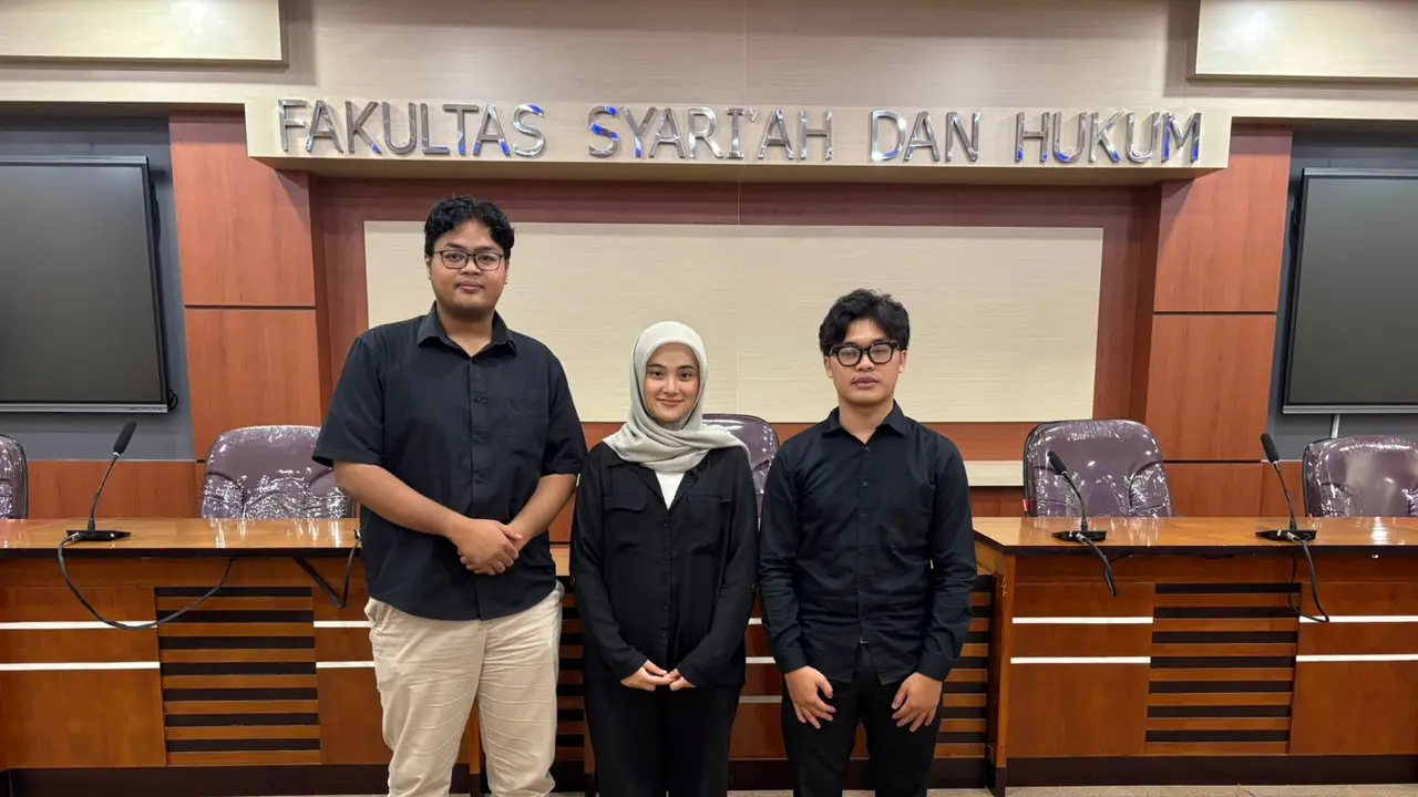 Mahasiswa UIN Sunan Kalijaga Yogyakarta, Faisal Nasirul Haq, Tsalis Khoirul Fatna, dan Rizki Maulana Syafei (dari kiri ke kanan)