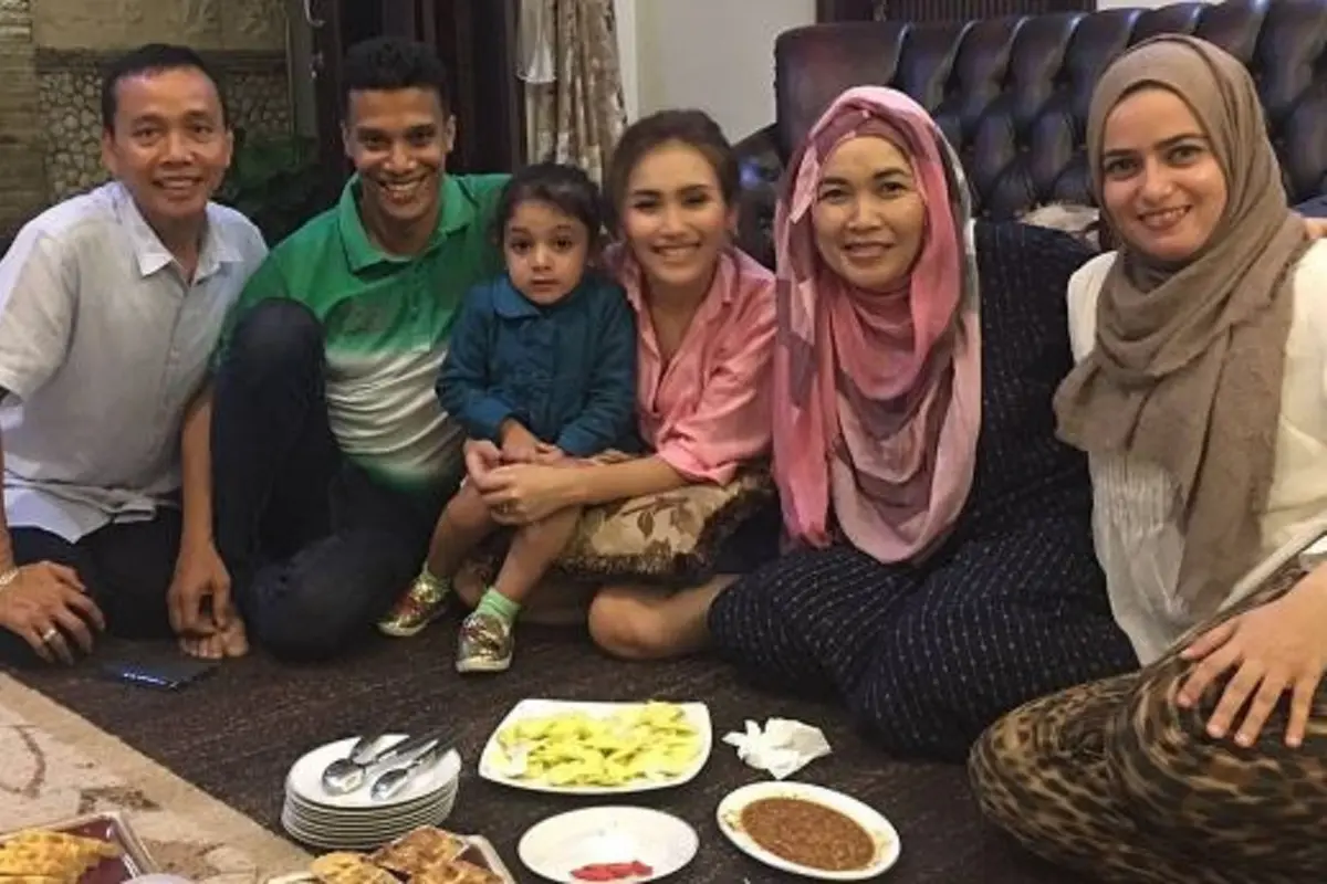 [Bintang] Ayu Ting Ting