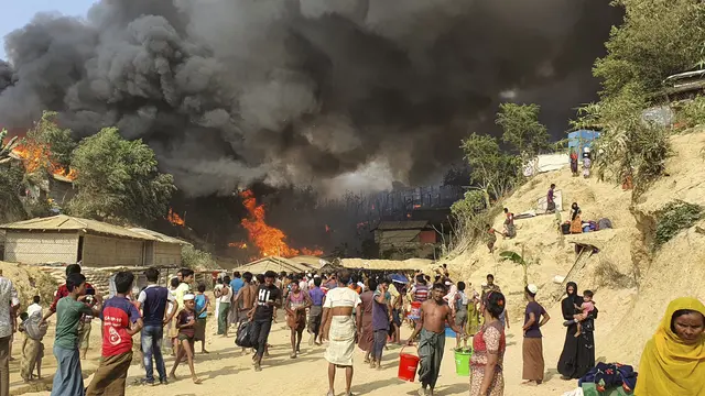 Kamp Pengungsi Rohingya Terbakar di Bangladesh