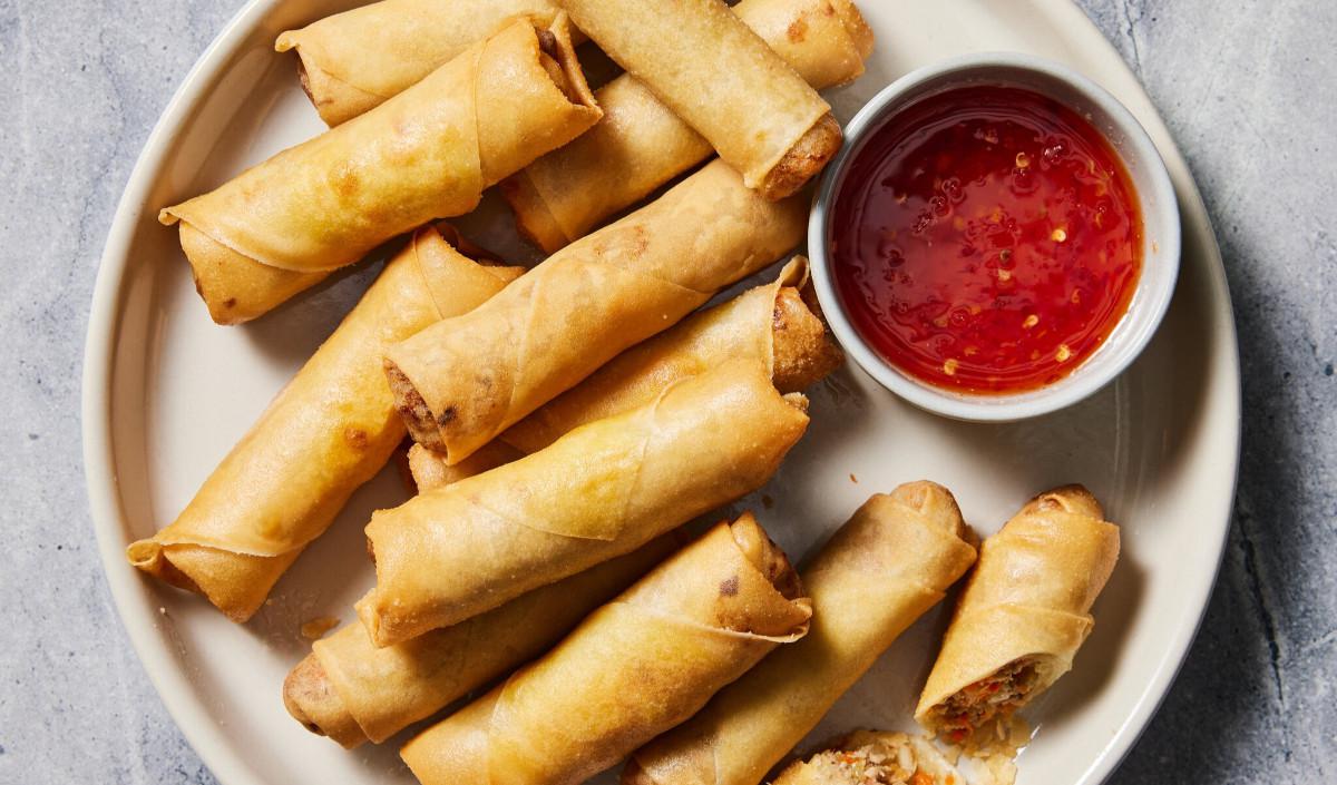 8.&nbsp;Lumpia: Simbol Kemakmuran