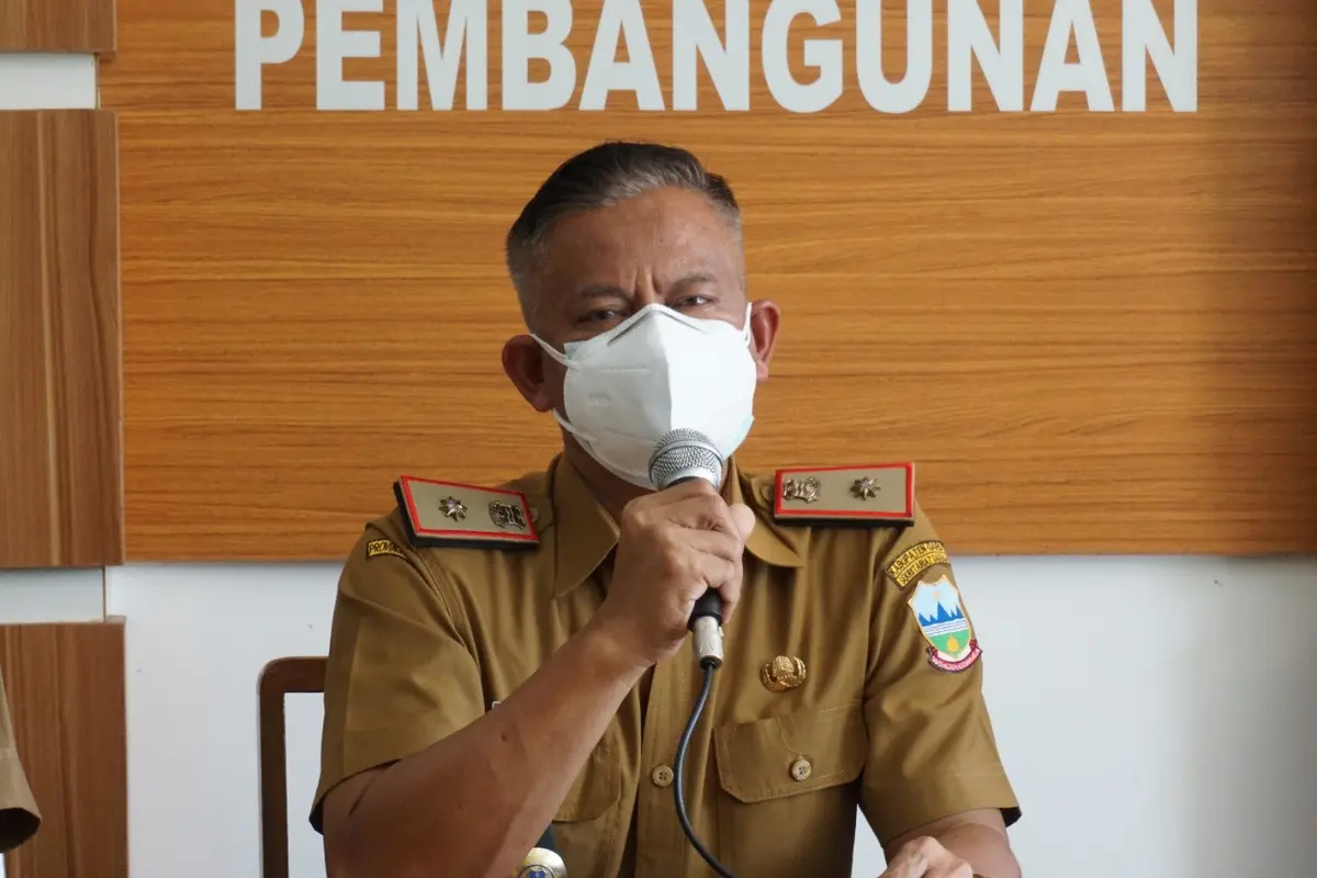 Sekda Garut Nurdin Yana mengatakan, penutupan sementara dua sarana publik, diharapkan mampu meredam penyebaran penularan Covid-19 yang kembali meningkat di Garut.
