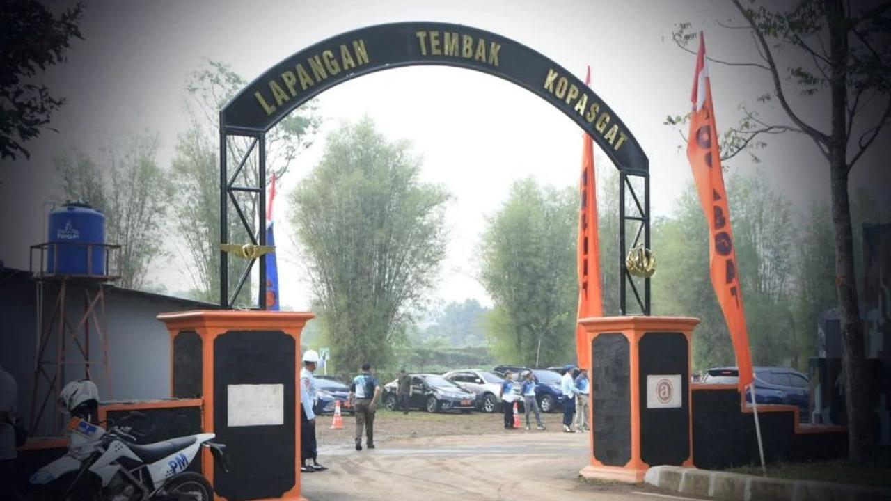 Lapangan tembak ini adalah yang terbesar dan terbaik di lingkungan TNI AU dengan 31 stage untuk tembak reaksi dan jarak tembak 20 meter serta 25 meter untuk pistol. <br>