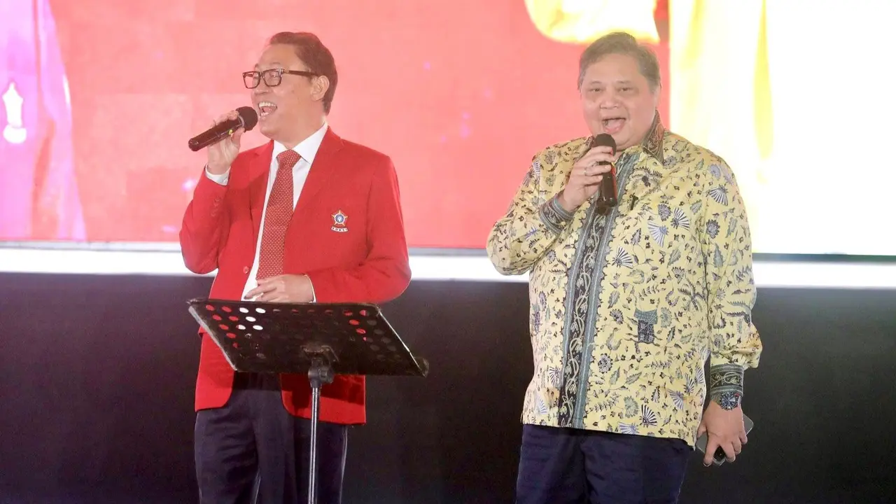 Ketua Umum Golkar Airlangga Hartarto saat menghadiri acara Sentral Organisasi Karyawan Swadiri Indonesia (SOKSI) di Jakarta.