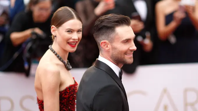 [Bintang] Adam Levine dan Behati Prinsloo