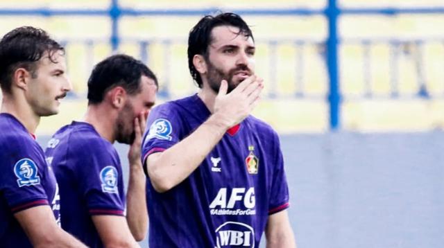 Gelandang Persik Kediri, Jon Toral. (Bola.com/Gatot Sumitro)