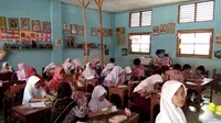 Sekolah rusak di Banten membahayakan siswa (Liputan6.com / Yandhi Deslatama)