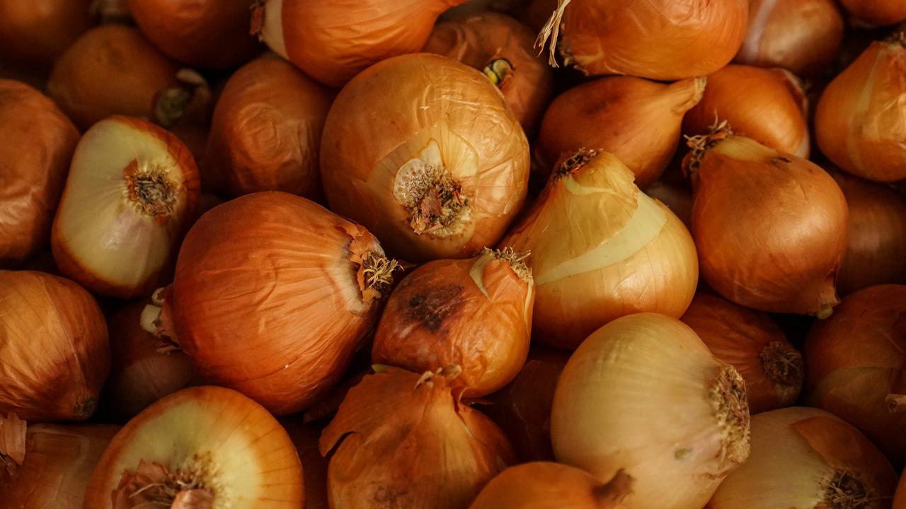 10 Manfaat Bawang Bombay untuk Rambut, Cegah Uban Dini