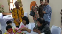 Mensos Bantu Nikahkan Isa - Joni, Wanita Melahirkan di Kardus