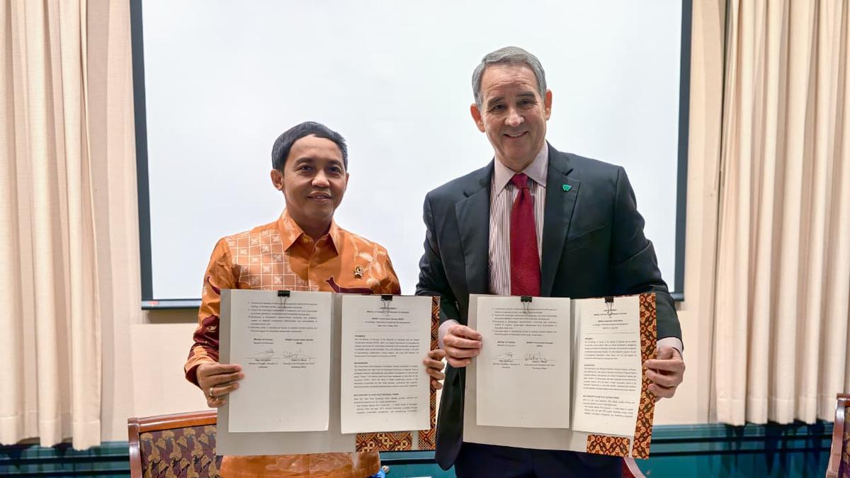 Menhut Raja Juli Gandeng NGO Amerika Serikat Kelola 4 Taman Nasional di Indonesia