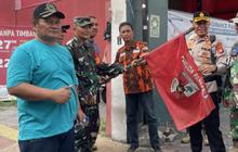 Polisi Copot Ratusan Bendara Ormas, Kapolres Jakpus: Tak Boleh Seenaknya!