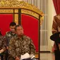 Presiden Joko Widodo (Jokowi) menggelar Sidang Kabinet Paripurna di Istana Negara, Jakarta Pusat, Rabu (15/3). Sidang kabinet ini dihadiri para menteri Kabinet Kerja dan Wakil Presiden Jusuf Kalla. (Liputan6.com/Angga Yuniar)