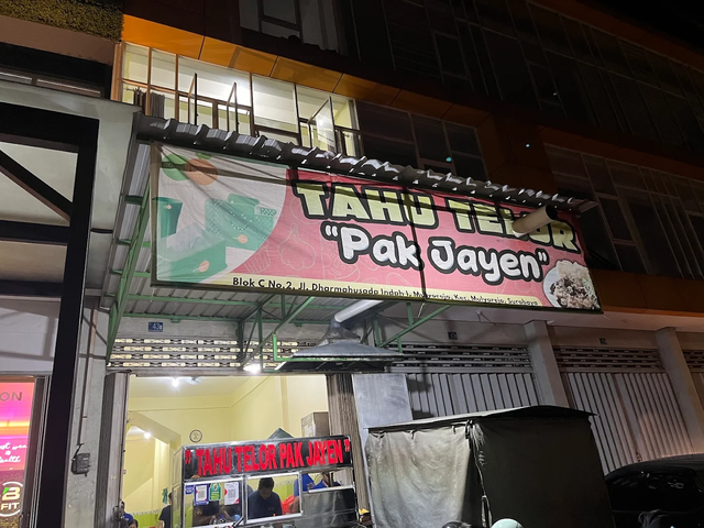 1. Tahu Telor Pak Jayen