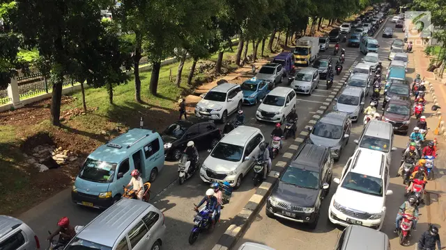 Libur Tahun Baru, Lalin Jakarta tetap Macet