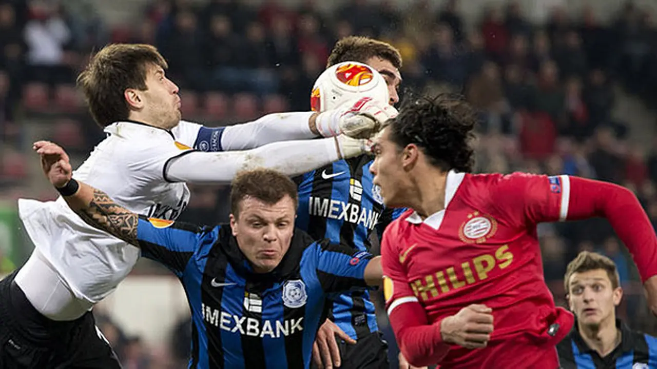 psv-tersingkir-131213a.jpg