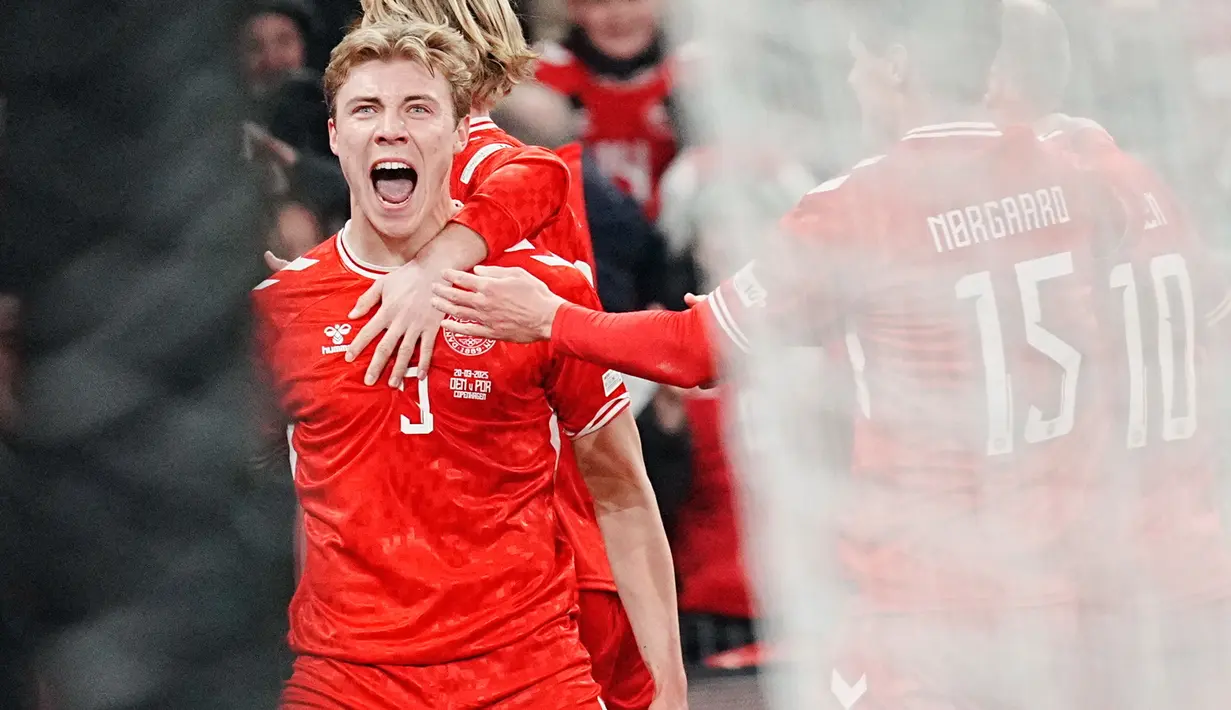 Gol tunggal kemenangan Denmark dicetak oleh striker asal Manchester United, Rasmus Hojlund di babak kedua. (Liselotte Sabroe/Scanpix 2025/Ritzau Scanpix via AP)