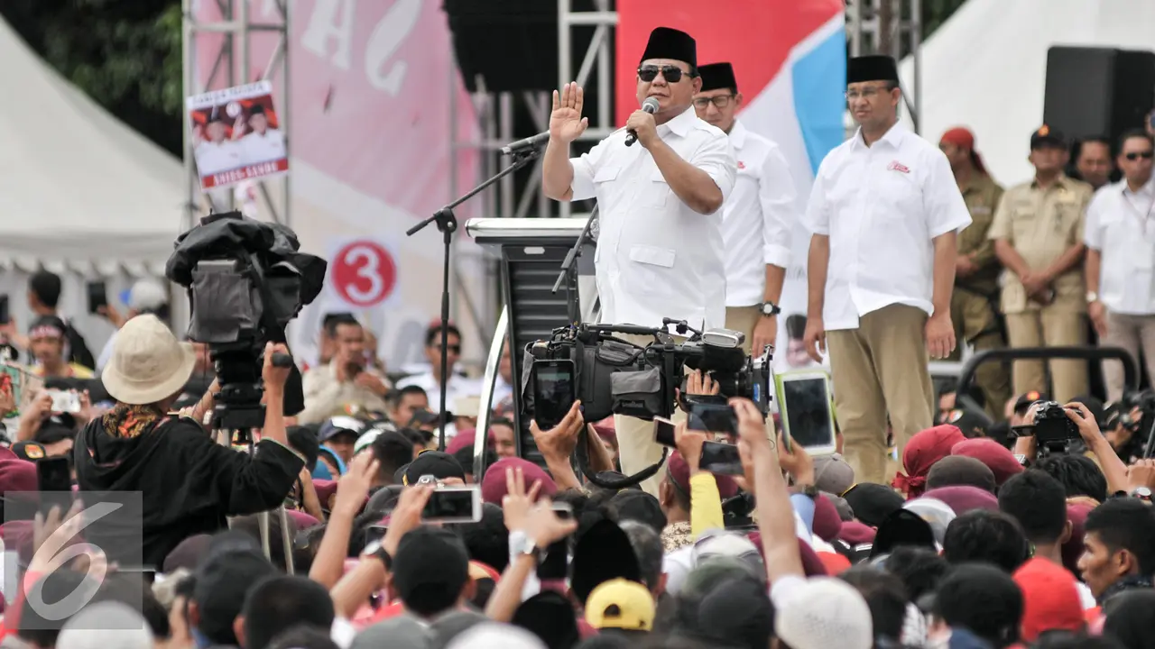 Bakar Semangat Pendukung, Prabowo Hadiri Kampanye Akbar Anies-Sandi